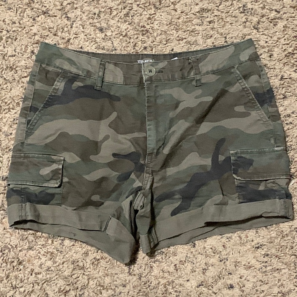 Time and tru woman’s camo jean shorts mid rise